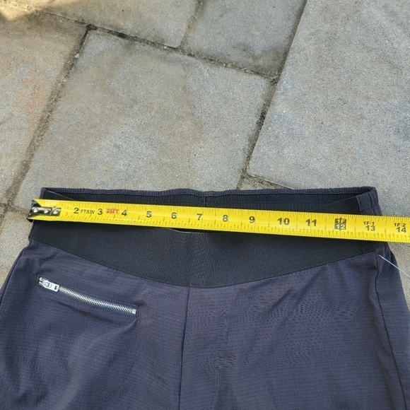 NWT Athleta Mod Trekki Zipper Crop Pant 4 - Picture 7 of 10